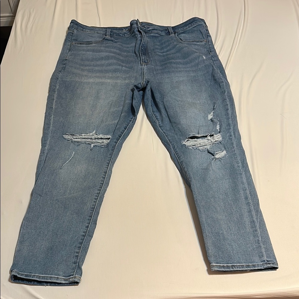 Distressed Light Blue Jeans American Eagle size 24